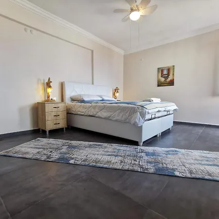 New 2 Plus 1 With Sea View In Center Apartment *